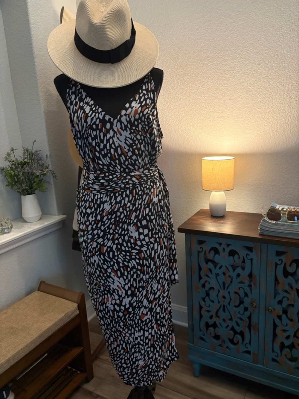 Sleeveless Black Abstract Print Midi Dress - Modern Tie Waist